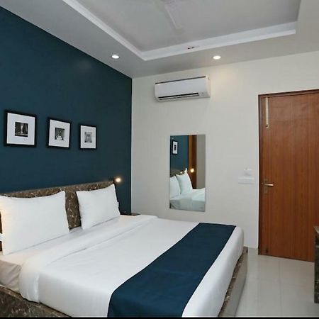 Hotel Galaxy Inn Gurgaon Dış mekan fotoğraf