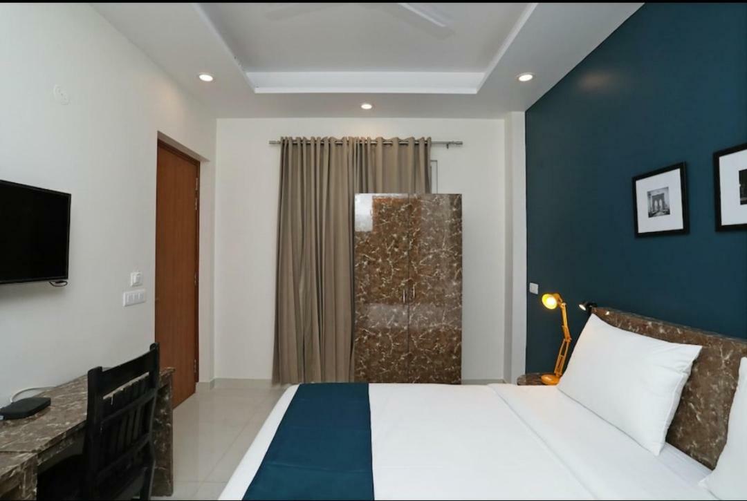 Hotel Galaxy Inn Gurgaon Dış mekan fotoğraf